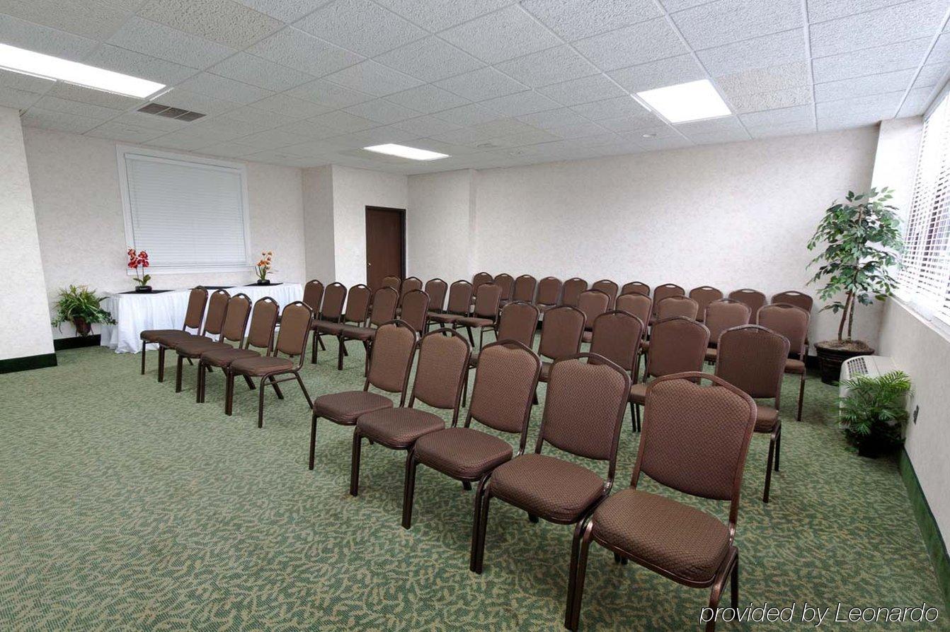 Doubletree By Hilton Clarksville Riverview 사업 사진