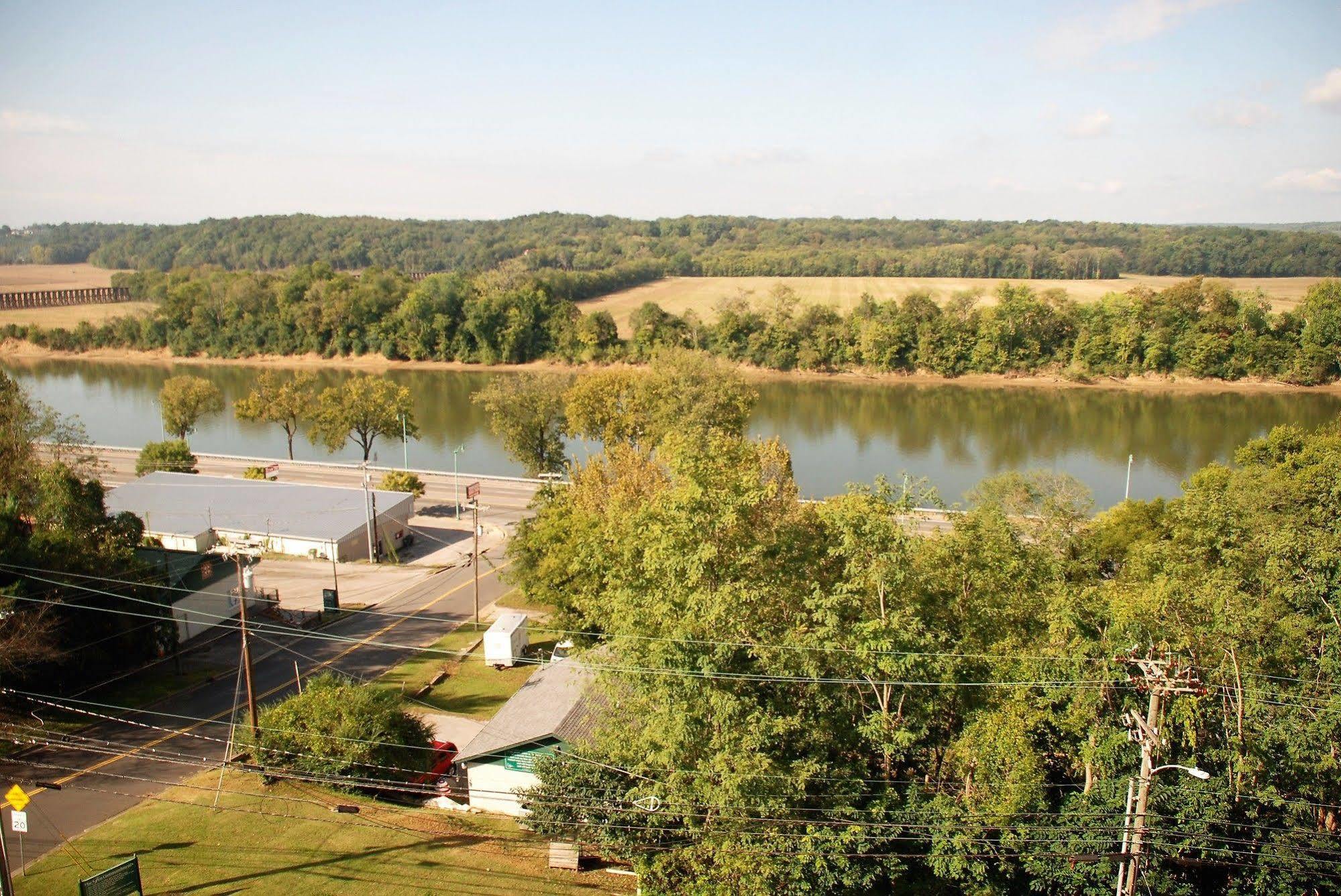 Doubletree By Hilton Clarksville Riverview 외부 사진