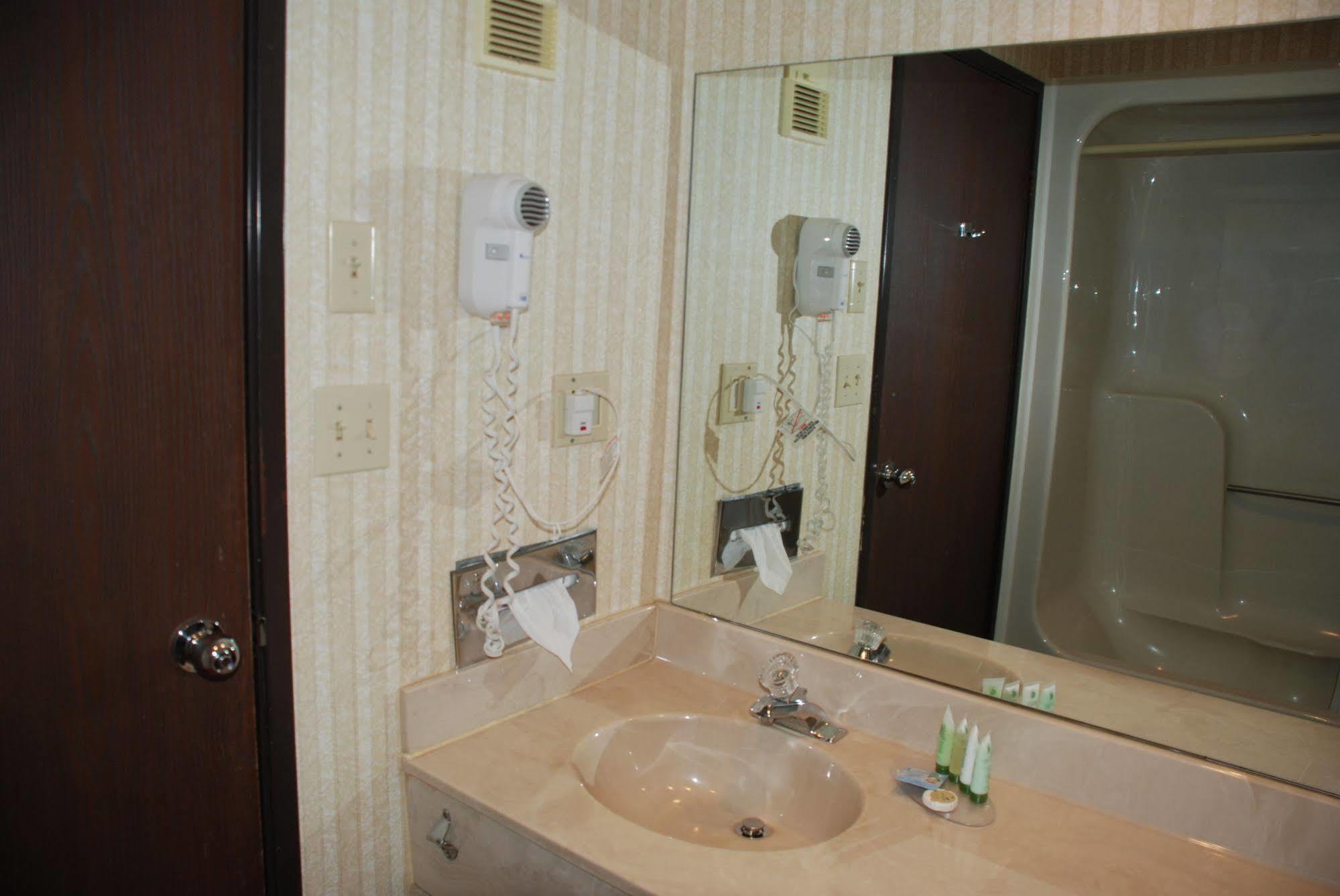 Doubletree By Hilton Clarksville Riverview 외부 사진